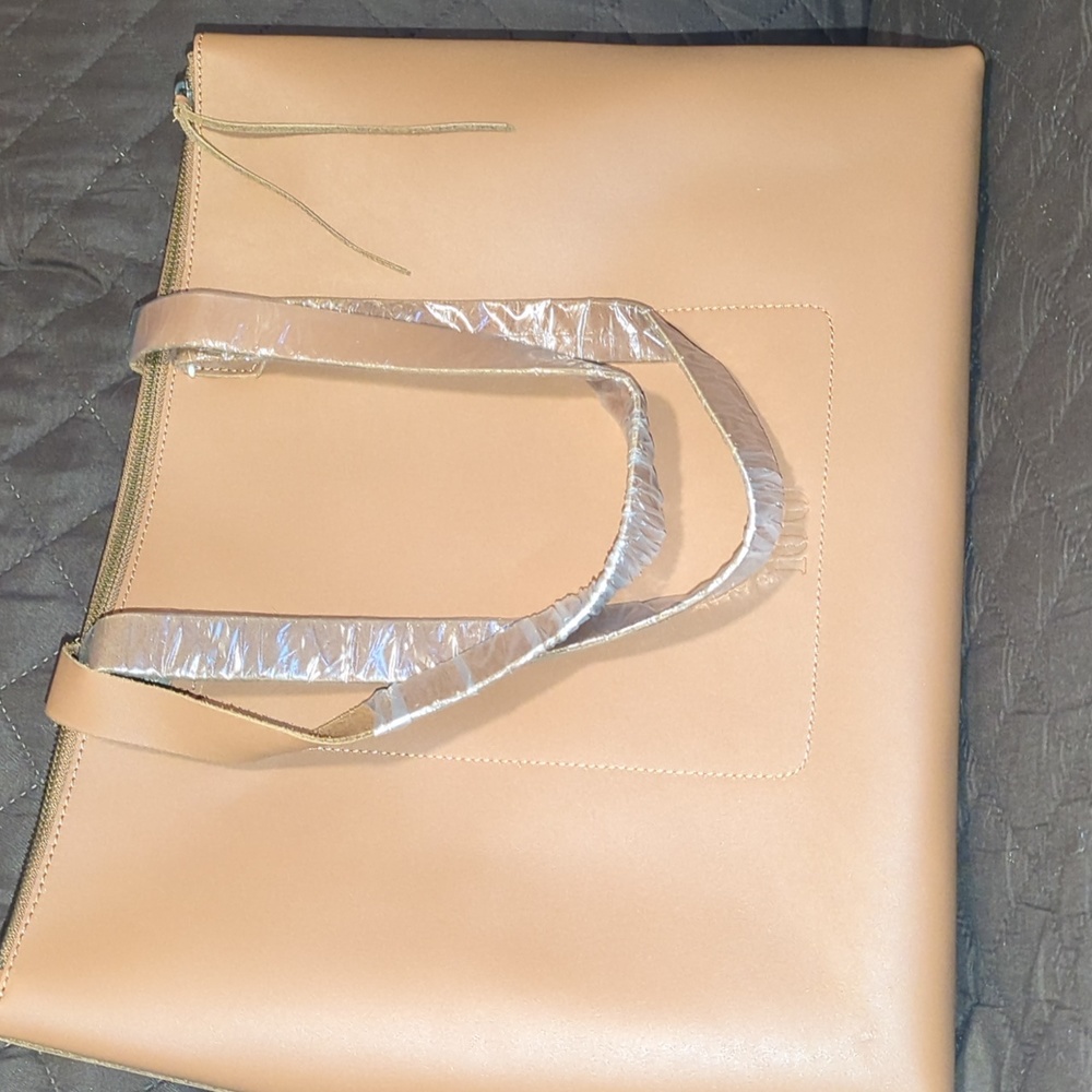 Feed Large Purse - Picture 4 of 8